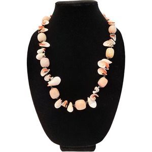 Vintage Shell w/ Tan Agate Stones w/ Black Bead Accents Necklace ~ 13"